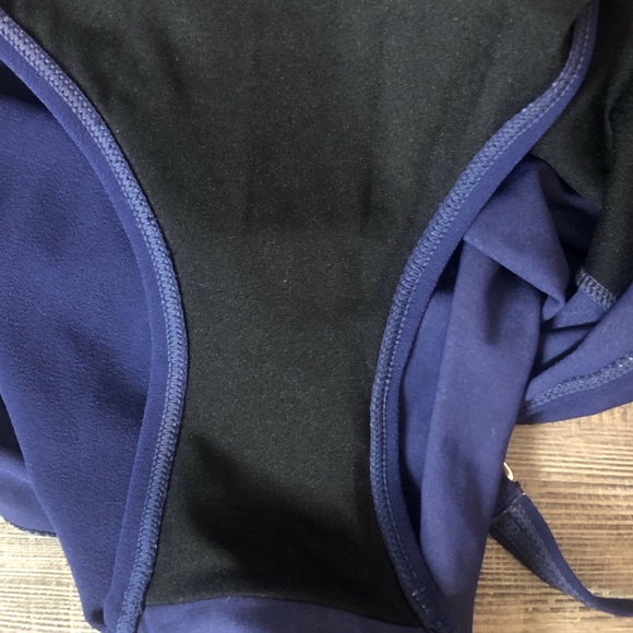 Liz Claiborne Ruffled V Neck One Piece - Picture 7 of 7